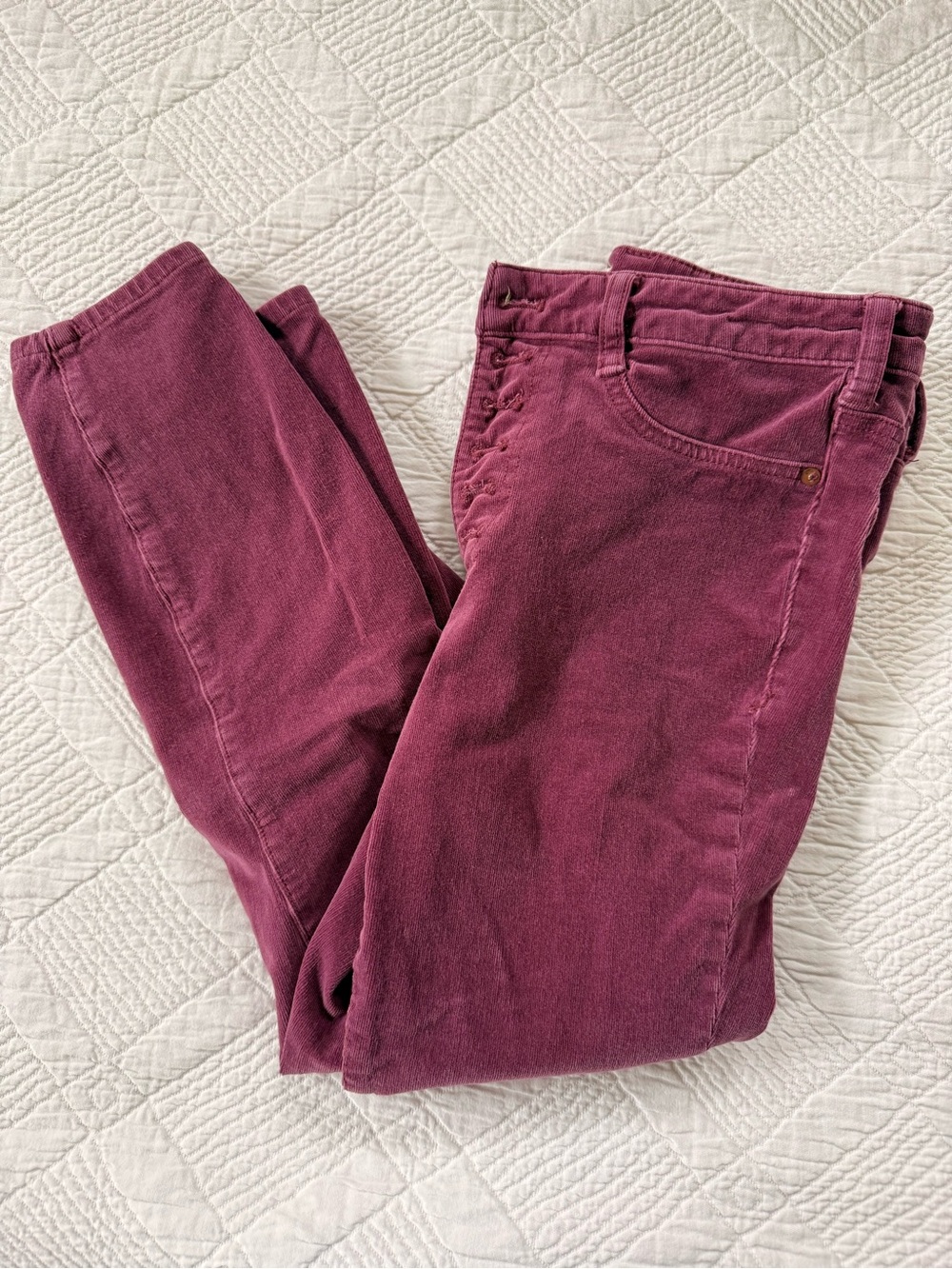 Anthropology Women’s High-Rise Skinny Jeans in Deep Berry. Size 29